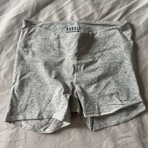 NoBull Mid rise Shorts 4” Size small